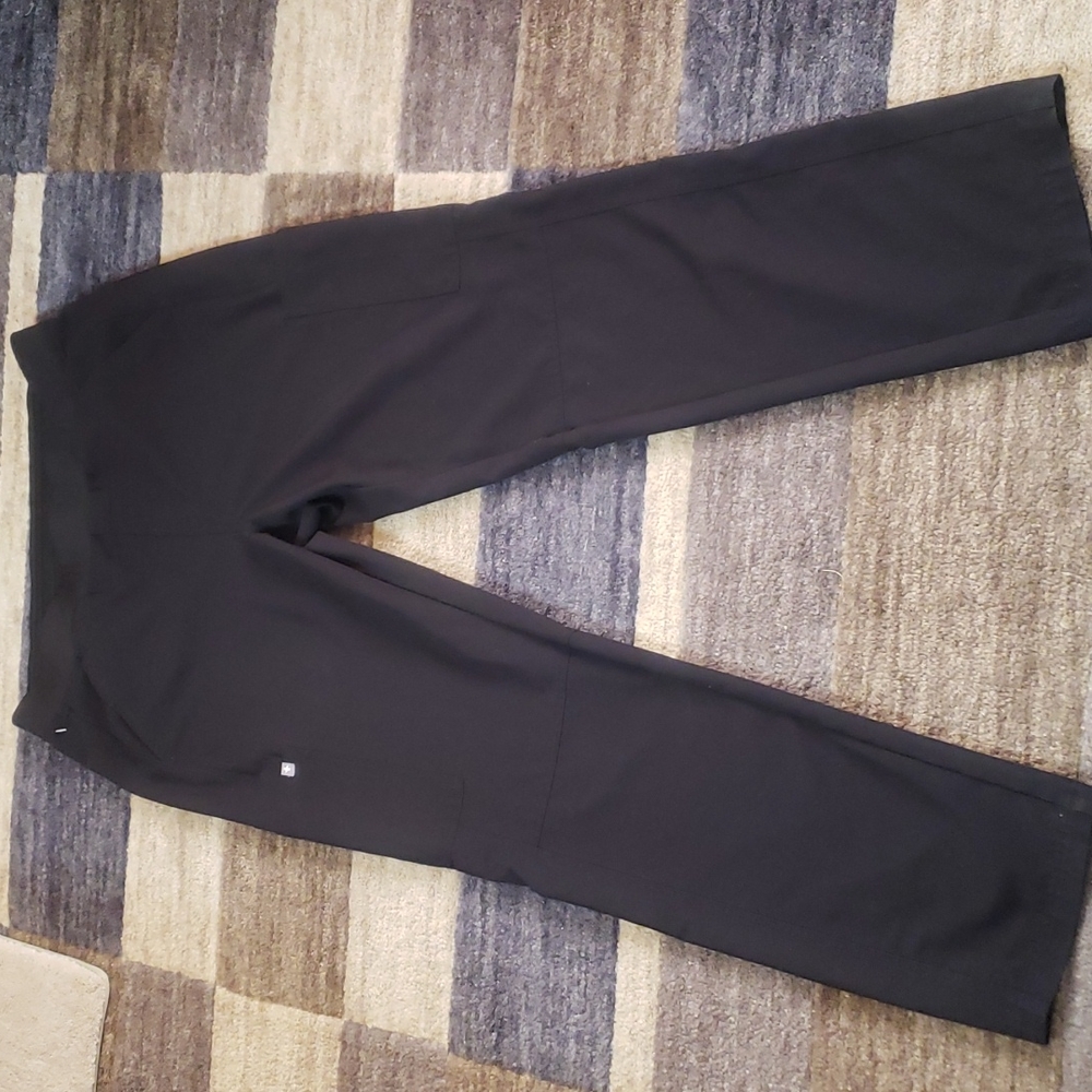 Figs  pants.      *3